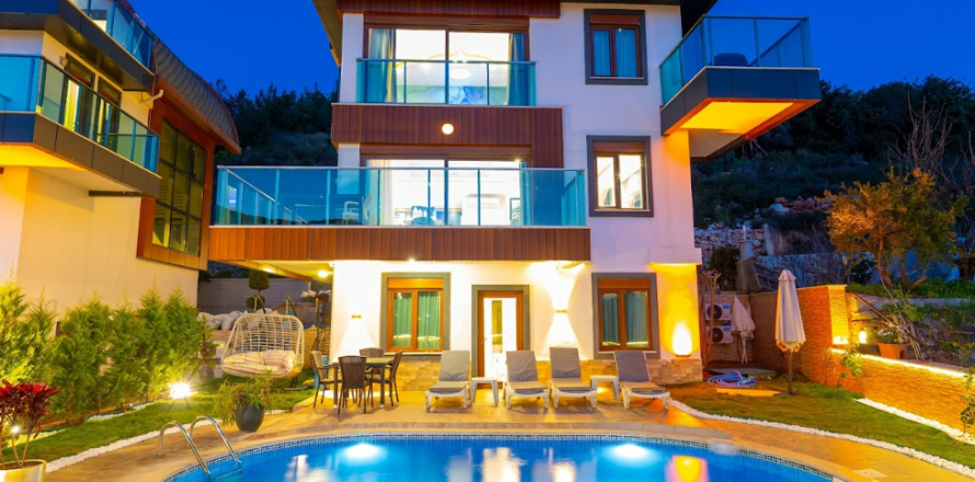 6 habitaciones Villa en Alanya, Turkey No. 21875