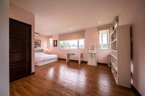 5 bedrooms House in Chiang Mai, Thailand No. 2549 13