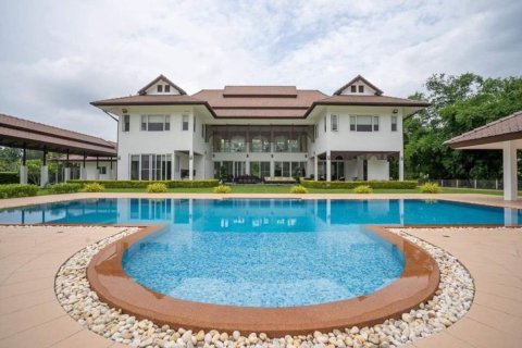 5 bedrooms House in Chiang Mai, Thailand No. 2549 4