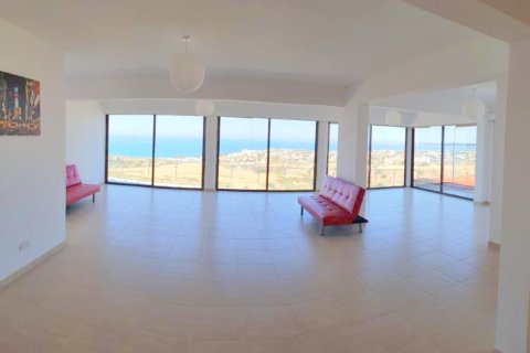 6 bedrooms Villa in Paphos, Cyprus No. 106102 3