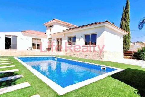 3 chambres House à Monagroulli, Cyprus No. 100579 1