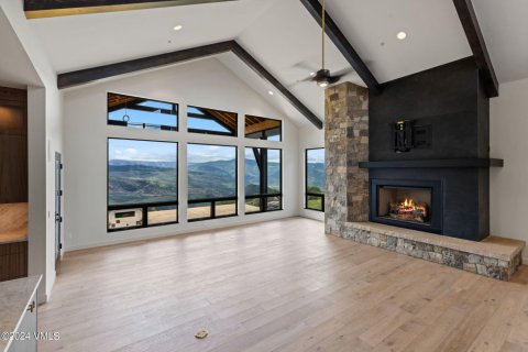 5 bedrooms House in Edwards, USA No. 62049 3