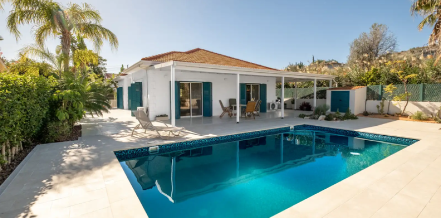 3 bedrooms House in Pyrgos, Cyprus No. 78365