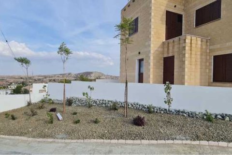 3 bedrooms Villa in Nicosia, Cyprus No. 78006 5