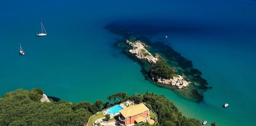 5 bedrooms Villa in Corfu, Greece No. 59115