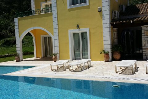 4 bedrooms Villa in Corfu, Greece No. 60333 4