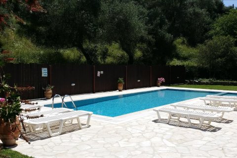 4 bedrooms Villa in Corfu, Greece No. 60333 2