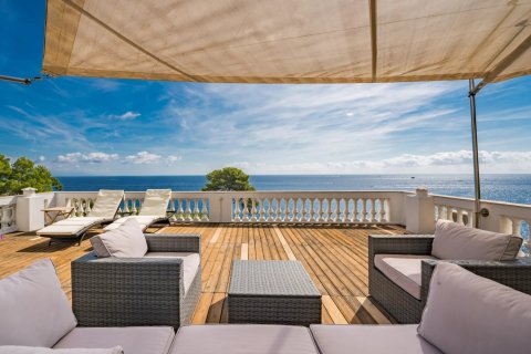 5 bedrooms Villa in Antibes, France No. 67306 4