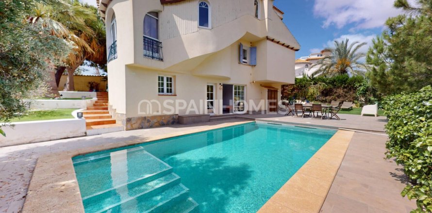 5 bedrooms Villa in Tan Binh, Vietnam No. 89788