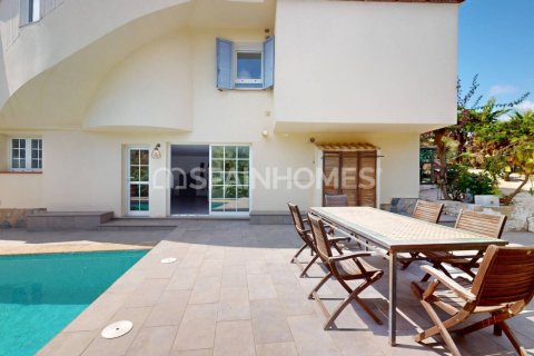 5 bedrooms Villa in Tan Binh, Vietnam No. 89788 4