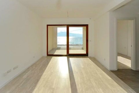 3 bedrooms Apartment in Tivat, Montenegro No. 66866 2
