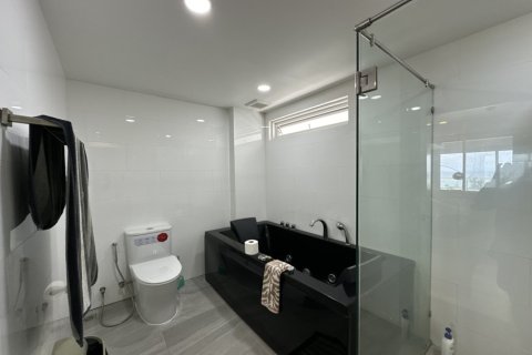 2 bedrooms Apartment in Karon, Thailand No. 97157 6