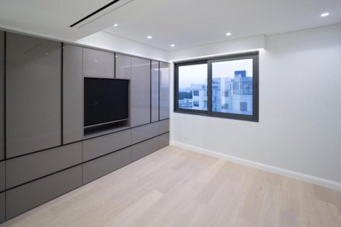 Квартира с 3 спальнями в Лимассол, Кипр №106289 6