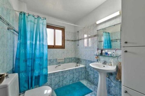 3 bedrooms House in Agios Athanasios, Cyprus No. 29320 7