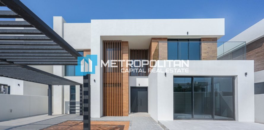 4 bedrooms Villa in Bavaria Town, Vietnam No. 78735