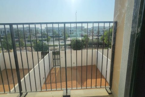 2 bedrooms Townhouse in Thach Than, Vietnam No. 95572 1