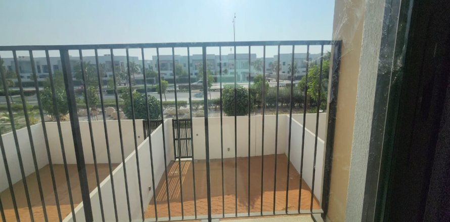 2 bedrooms Townhouse in Thach Than, Vietnam No. 95572