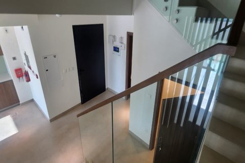 2 bedrooms Townhouse in Thach Than, Vietnam No. 95572 9