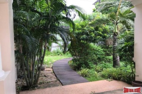 5 bedrooms House in Bangkok, Thailand No. 96847 4