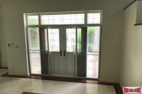 5 bedrooms House in Bangkok, Thailand No. 96847 18
