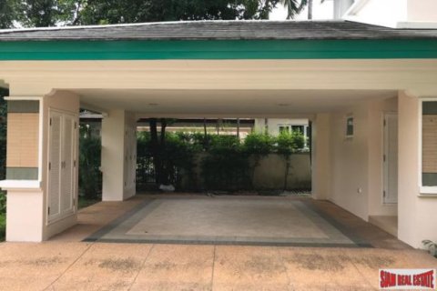 5 bedrooms House in Bangkok, Thailand No. 96847 2