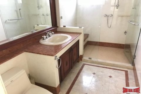 5 bedrooms House in Bangkok, Thailand No. 96847 14