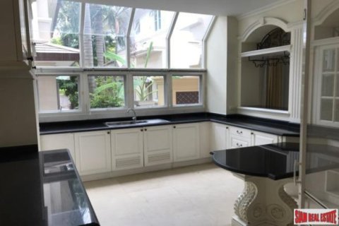 5 bedrooms House in Bangkok, Thailand No. 96847 6