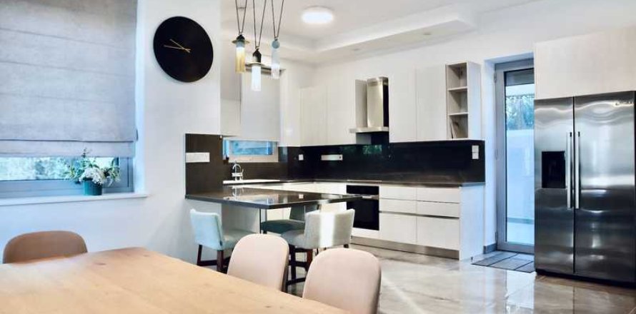 4 bedrooms Villa in Germasogeia, Cyprus No. 62496