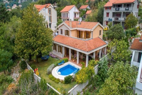 Дом с 4 спальнями в Котор, Черногория №66760 1