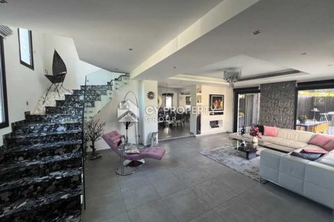 5 bedrooms House in Oroklini, Cyprus No. 62734 13