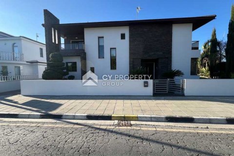 5 bedrooms House in Oroklini, Cyprus No. 62734 2