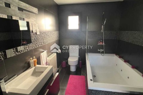 5 bedrooms House in Oroklini, Cyprus No. 62734 16
