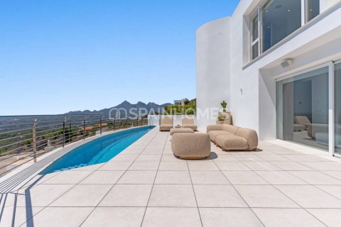 4 bedrooms Villa in Altea, Spain No. 78259