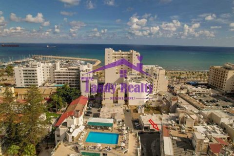 4 bedrooms Apartment in Larnaca, Cyprus No. 104043 1