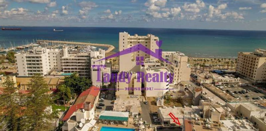 4 bedrooms Apartment in Larnaca, Cyprus No. 104043