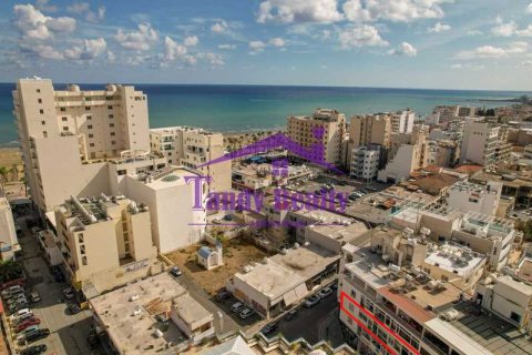 4 bedrooms Apartment in Larnaca, Cyprus No. 104043 3