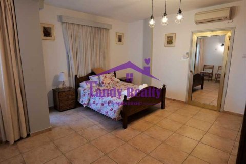 4 bedrooms Apartment in Larnaca, Cyprus No. 104043 5