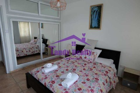 4 bedrooms Apartment in Larnaca, Cyprus No. 104043 8