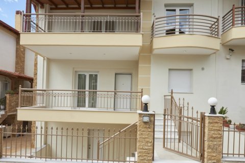 4 bedrooms Maisonette in Thermi, Greece No. 107874 2