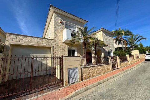 3 bedrooms Villa in Agios Tychonas, Cyprus No. 78330 5