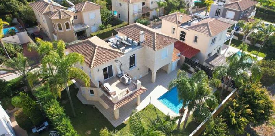 3 bedrooms Villa in Agios Tychonas, Cyprus No. 78330