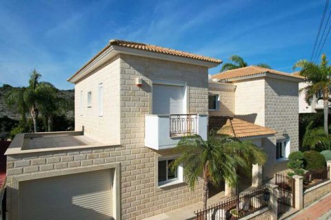 3 bedrooms Villa in Agios Tychonas, Cyprus No. 78330 8