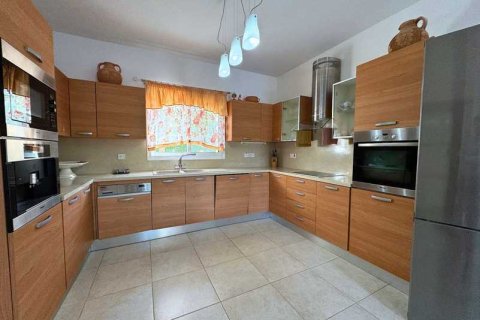 3 bedrooms Villa in Agios Tychonas, Cyprus No. 78330 12