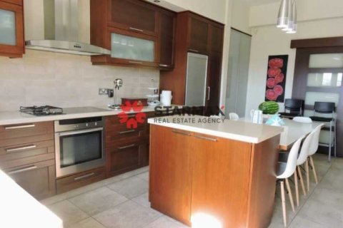 4 bedrooms House in Aradippou, Cyprus No. 82756 8