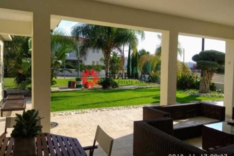 4 bedrooms House in Aradippou, Cyprus No. 82756 5