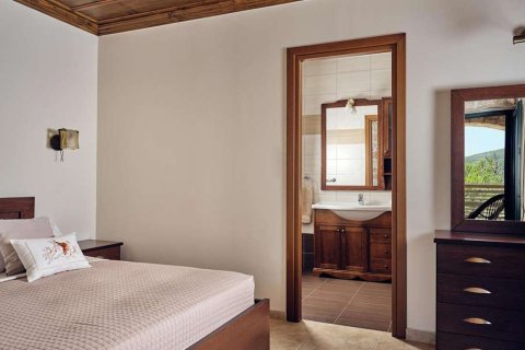 4 bedrooms House in Zakynthos, Greece No. 24721 8