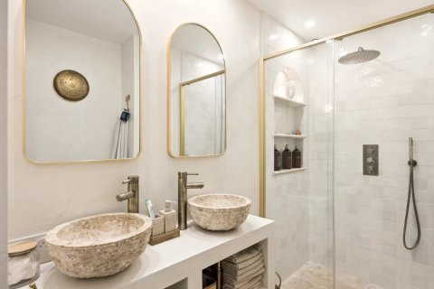 4 dormitorios Apartment en La Colle-sur-Loup, France No. 80622 16