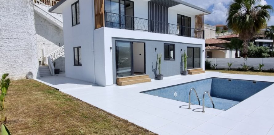 Вилла с 3 спальнями в Аланья, Турция №113962