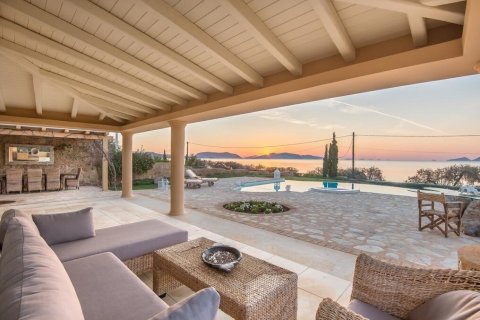 5 bedrooms Villa in Kranidi, Greece No. 108442 2