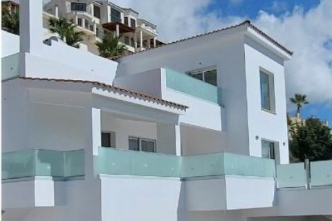 3 bedrooms Villa in Paphos, Cyprus No. 105463 2